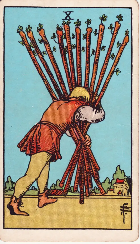 Illustration du Dix de Bâtons du tarot Rider-Waite : un personnage ploie sous le poids de dix bâtons qu’il porte, marchant vers une ville au loin, symbole de charge mentale, d’effort soutenu et de fin de parcours.