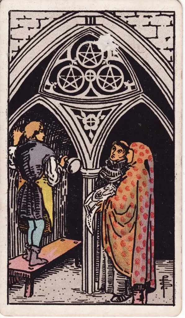 Illustration du Trois de Deniers du tarot Rider Waite : un artisan travaille dans une cathédrale pendant que deux personnages, un moine et un architecte, échangent avec lui en observant un plan.