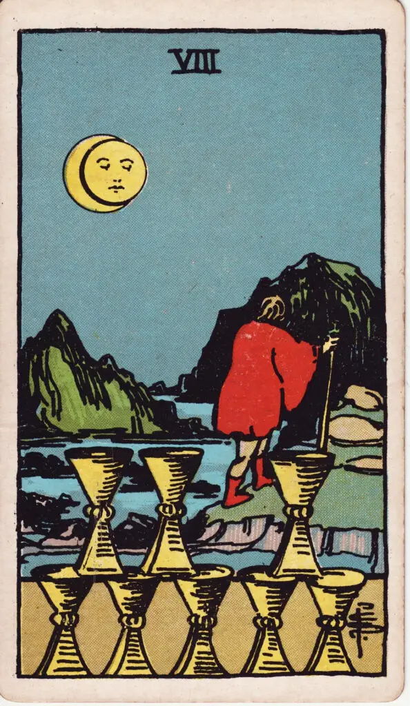 Illustration du Huit de Coupes du tarot Rider Waite : une silhouette tourne le dos à huit coupes soigneusement alignées, et marche vers les montagnes sous une lune partiellement éclipsée.
